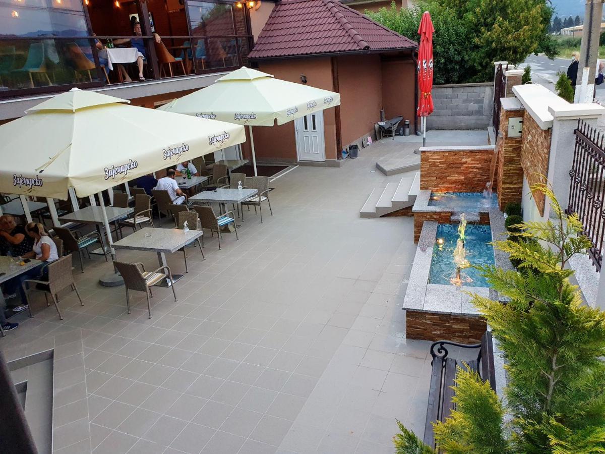 Kompleks Fontana Vladičin Han Екстериор снимка